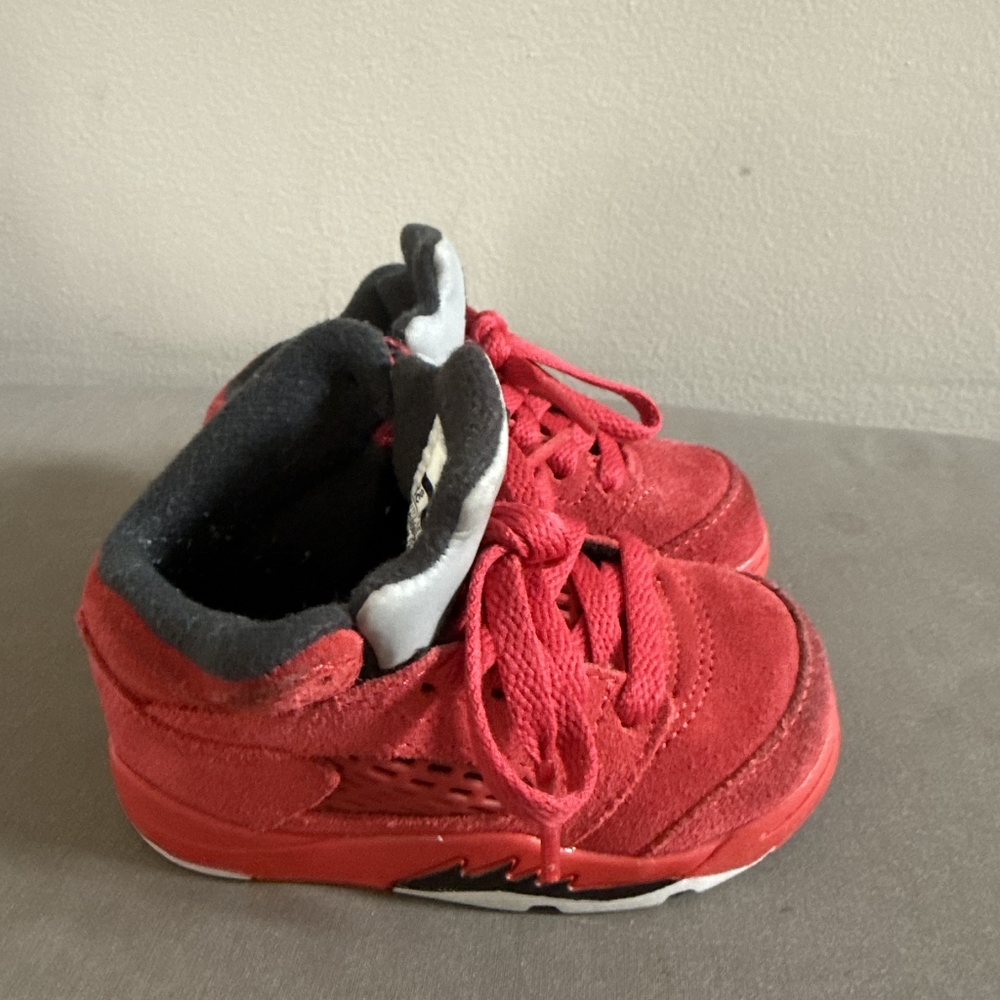Jordon Retro 5s in size 5C
